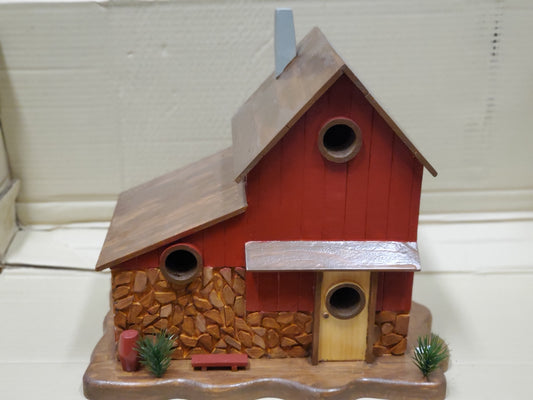 Log Cabin Bird House