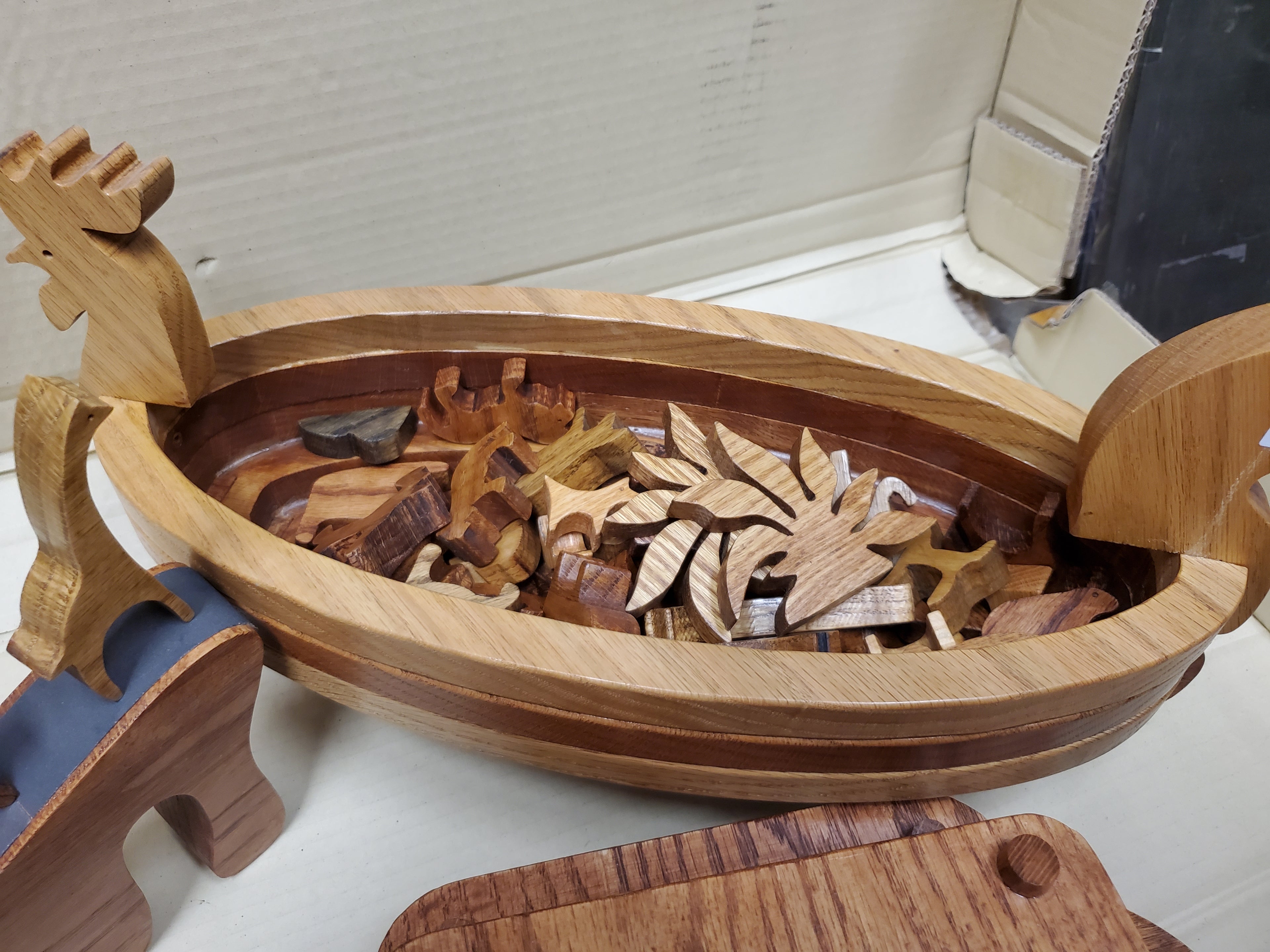 Noah's Arc with assorted figurines - in Oak