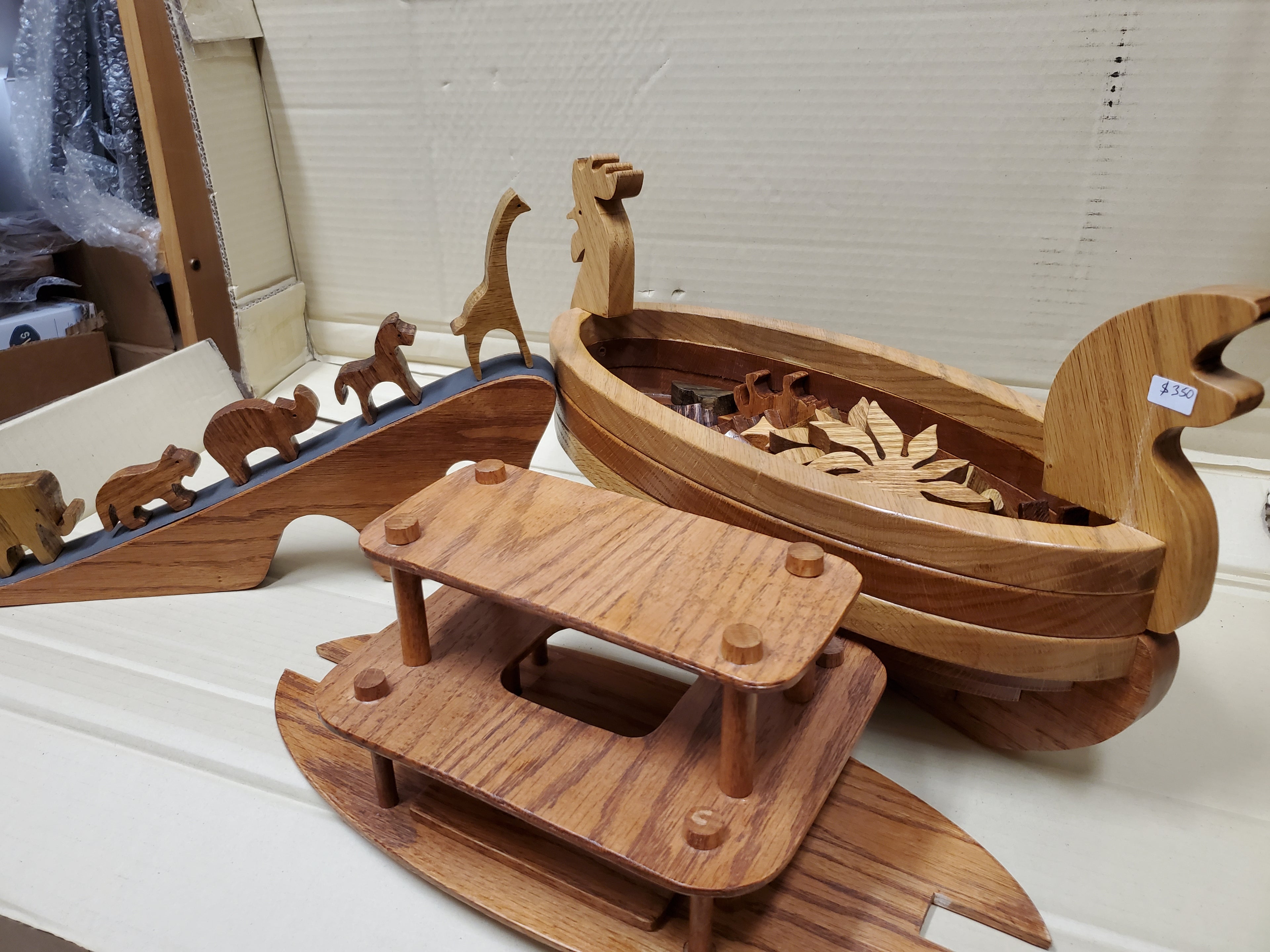 Noah's Arc with assorted figurines - in Oak